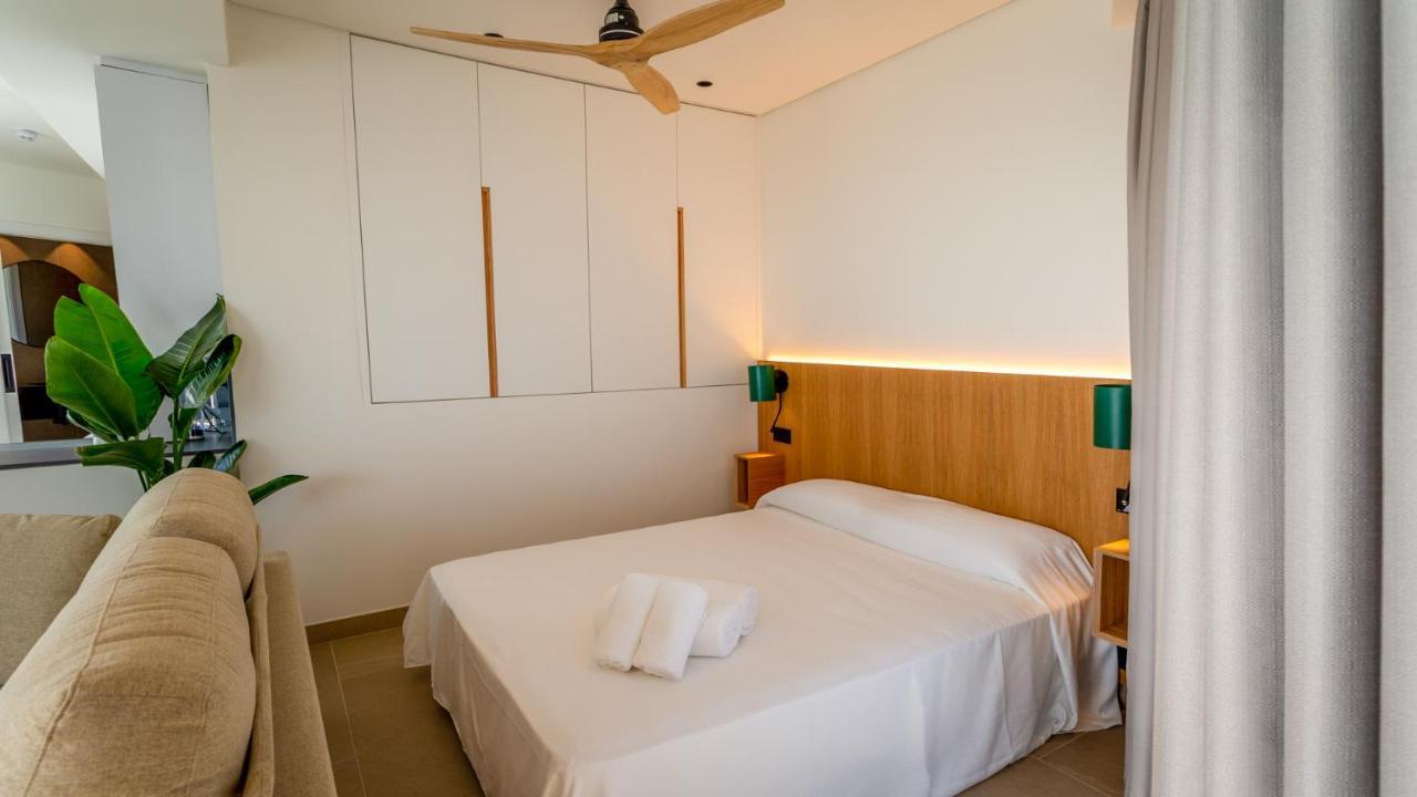 Hotel Apartamentos Hamus Коніль-де-ла-Фронтера Екстер'єр фото