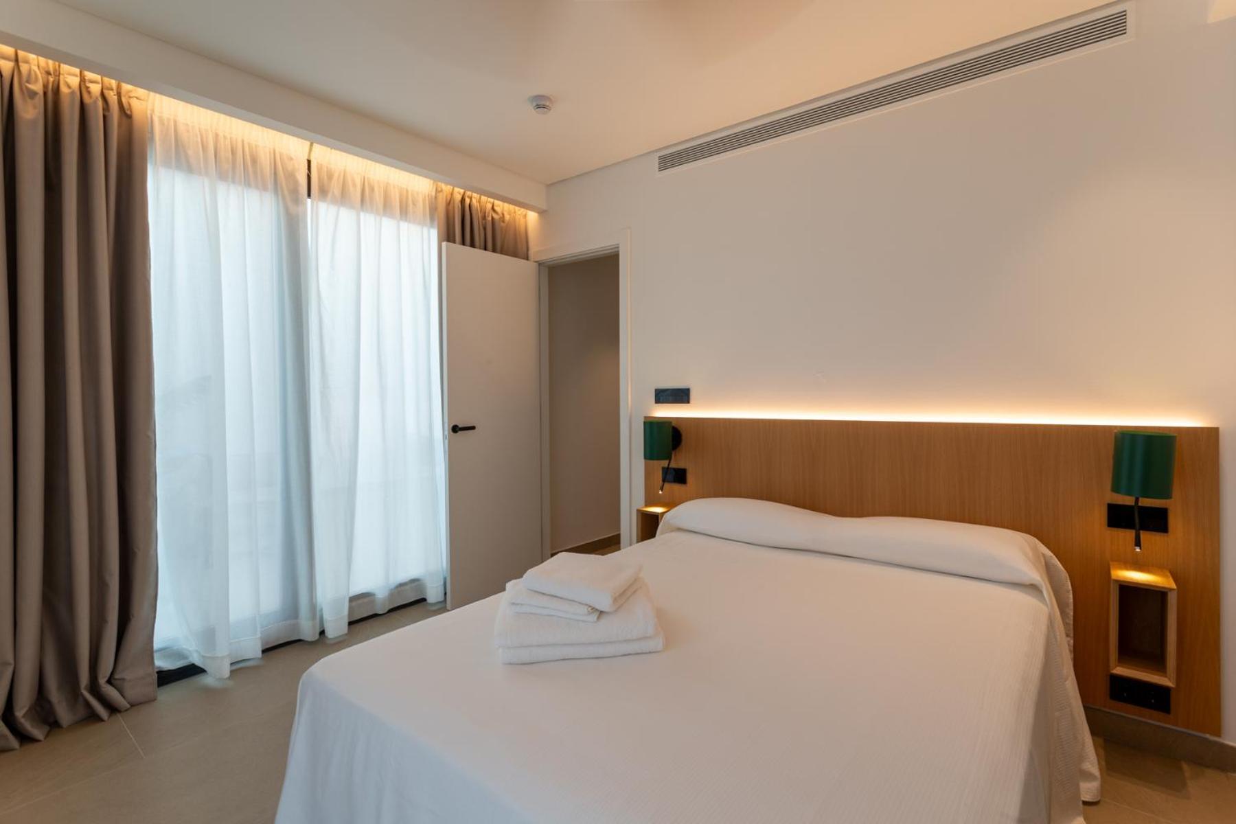 Hotel Apartamentos Hamus Коніль-де-ла-Фронтера Екстер'єр фото